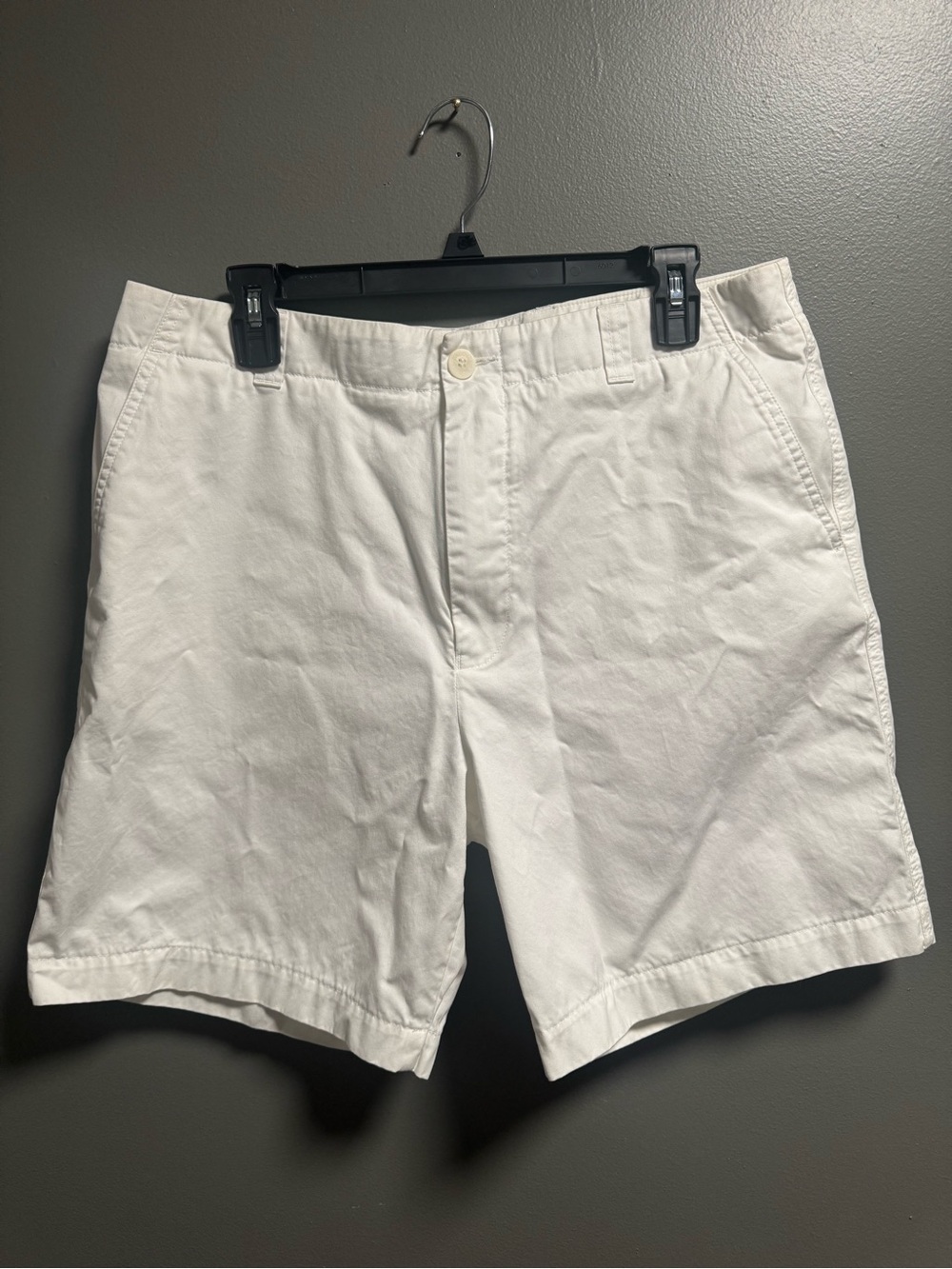 Lacoste White Flat Front Men's Shorts size 44